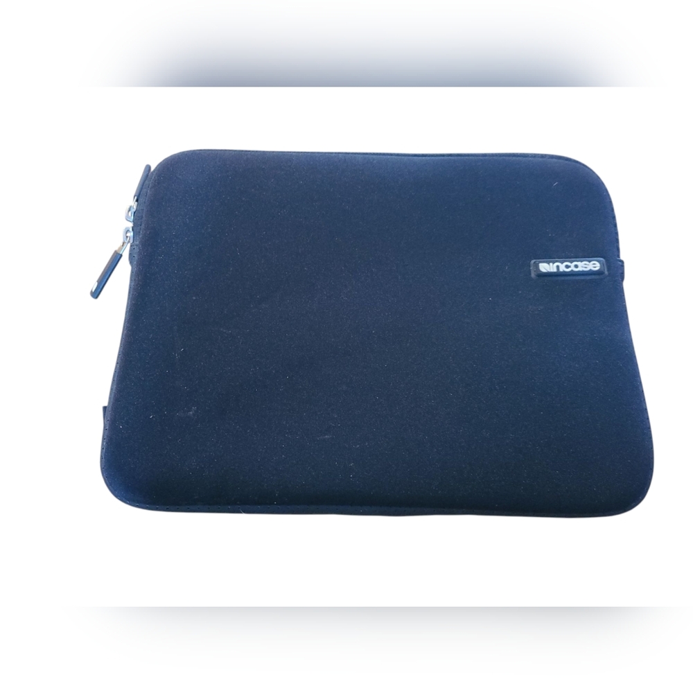 BOGO: Incase Ipad & Electronic Carrying Case